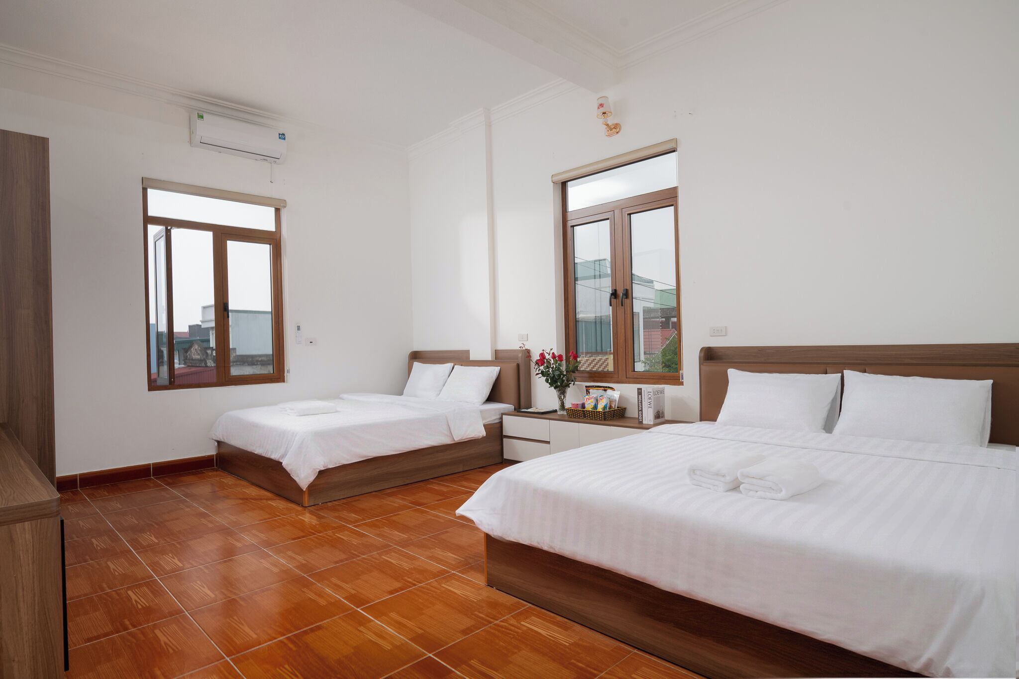 Familie tweepersoonskamer, balkon, uitzicht op stad