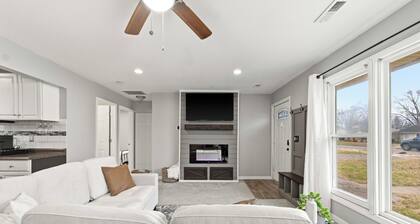 Modern & Stylish 2BR Suburban Retreat