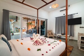 2 bedrooms, desk, WiFi, bed sheets - Jellyfish (3) 2BR for Groups,5 Min to Thomas Beach (Kecamatan Kuta Selatan)