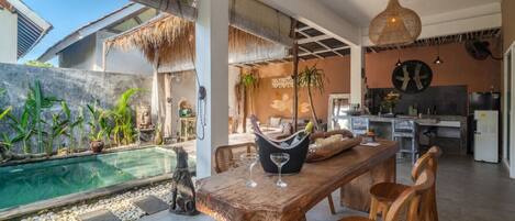 Outdoor dining