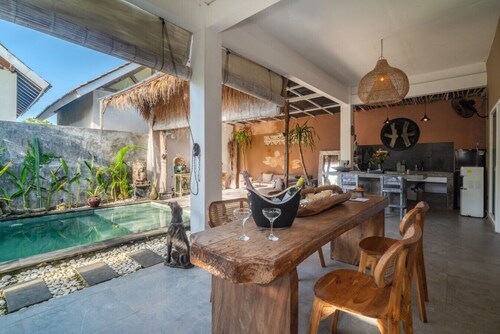 Jellyfish (3) 2BR for Groups,5 Min to Thomas Beach
