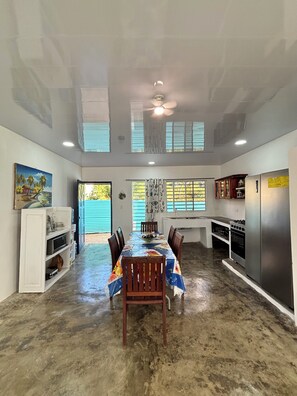 Microwave, oven, stovetop - Terrific 3-bedroom house with AC in sunny Higüey (Higüey)