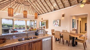 Dining - 3-bedroom Condo with AC, WiFi, Ocean Views, Tennis court & Gym in Vivo resorts (Bajos de Chila)