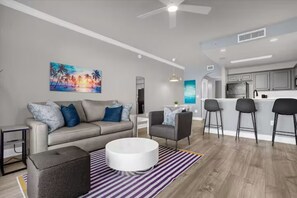 Living area - SUPER modern lake condo-Fireworks view! (Orlando)