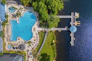 Pool - SUPER modern lake condo-Fireworks view! (Orlando)