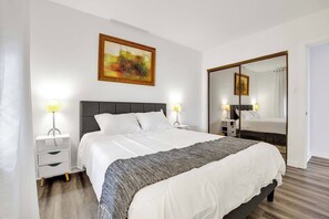 Unclassified image, 2 of 31, button - Stunning Luxurious Home, near Beverly Hills & DTLA (Los Angeles)