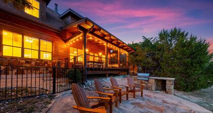 Stunning sunset view Cabin on Northshore Lake Travis