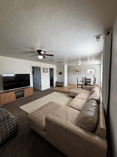 2 bedrooms 2 bathrooms Full kitchen + laundry with a large family living space. 