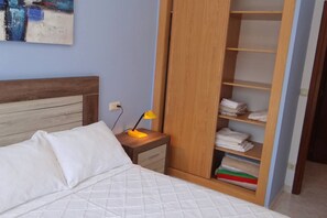 2 bedrooms, WiFi, bed sheets - Ignacio A Apartment next to beach in Lariño (Lariño)
