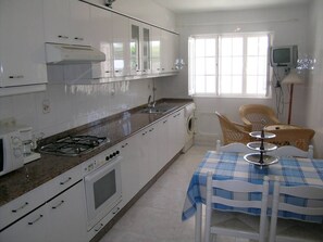 Refrigerador, microondas, horno y tostadora 