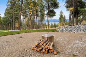 Unclassified image, 5 of 6, button - Treehouse Studio in Lakeside (Lakeside)