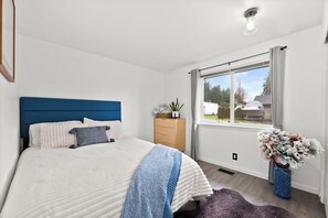 Unclassified image, 4 of 37, button