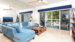 TV - 211 Mariners Club - Mariner's Luxury 3 Bedroom 3 Bath (Key Largo)