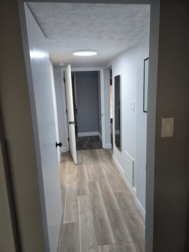 Cozy Convenience Away from Home-Knoxville