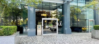 Modern Downtown Vancouver Condo – Walk to SkyTrain