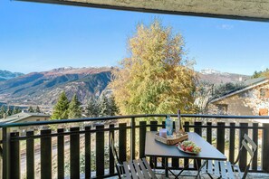 Outdoor dining - La Chicchetta, Sauze d'Oulx, Italy (Sauze d'Oulx)