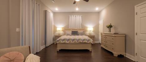 Bügeleisen/Bügelbrett, Internetzugang, Bettwäsche