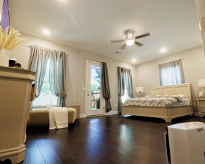 Ferros/tábuas de passar roupa, acesso à internet, roupa de cama