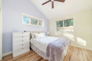 2 bedrooms, iron/ironing board, free WiFi, bed sheets