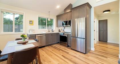 Cozy 2-bedroom cottage in terrific Tigard