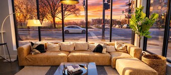 Spacious 4BR Chicago Apt Near McCormick Place & Chinatown with Gym & Rooftop