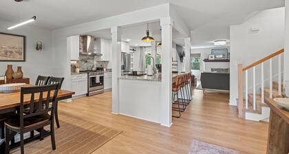 Upscale 4/3 Greer Retreat w/ Fire Pit 5 min to DT