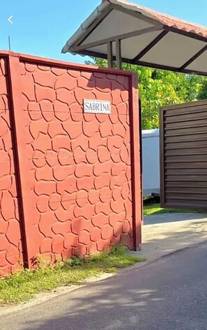 Unclassified image, 2 of 34, button - Rancho de 3 dormitorios en la Costa del Sol, La Paz. con aire acondicionado (El zapote)