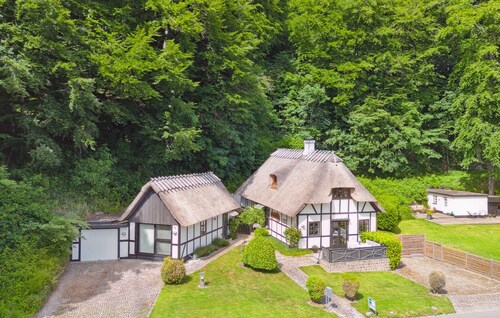 Gorgeous home in Skårup Fyn with house sea view
