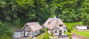 Gorgeous home in Skårup Fyn with house sea view