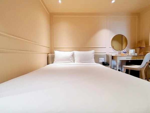 Standard Double Room | Living area