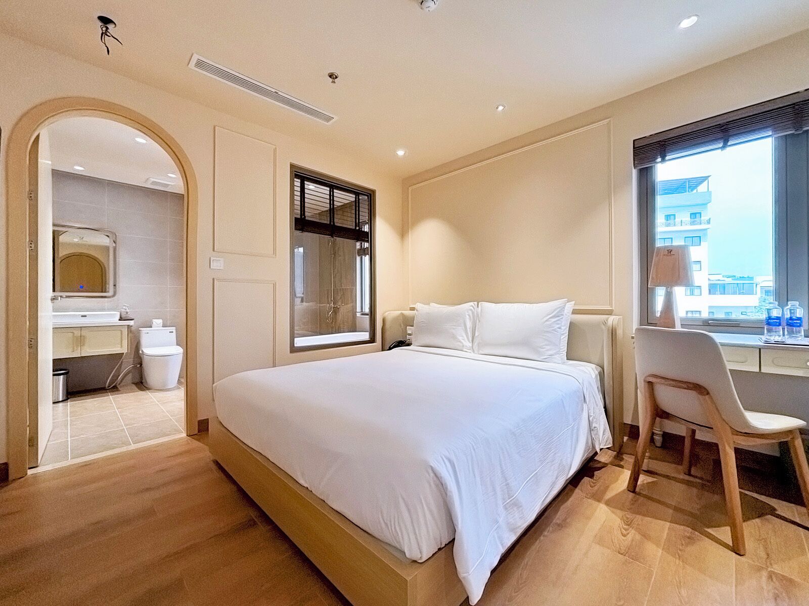 デラックス ダブルルーム | デスク、ノートパソコン用作業スペース、WiFi (無料)