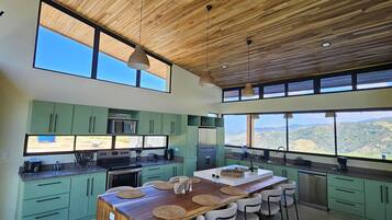 Mikrobølgeovn, ovn, kogeplade, opvaskemaskine