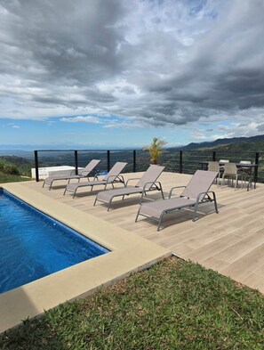 Unclassified image, 3 of 33, button - 3-bedroom house in adorable Atenas with personal pool (Atenas)