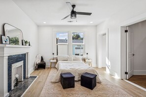 Unclassified image, 2 of 47, button