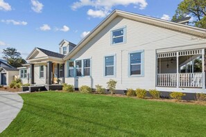 Exterior - Wright Street Royale- NEW Downtown with Pool! (Pensacola)