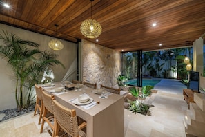 Biệt thự Exclusive, quang cảnh hồ bơi | Phòng ăn