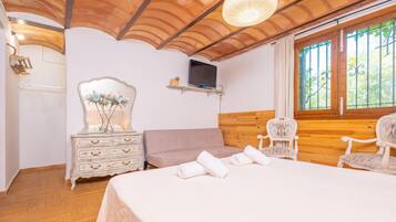 5 Schlafzimmer, Bügeleisen/Bügelbrett, kostenloses WLAN, Bettwäsche