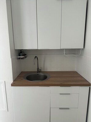 Interior - One-room apartment in Aubervilliers (Aubervilliers)