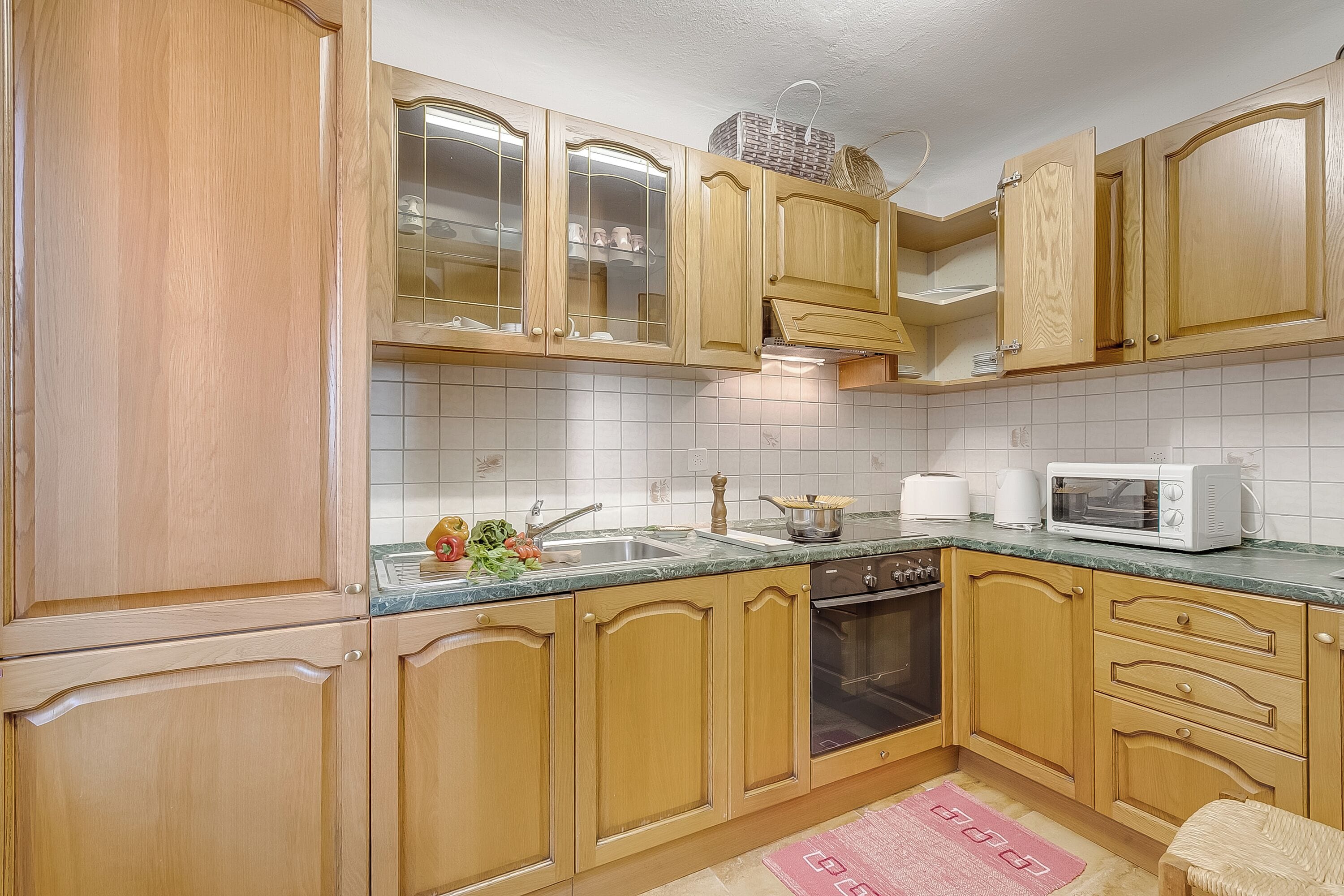 Family House, Multiple Bedrooms (Casa Naima) | Private kitchen | Fridge, microwave, oven, stovetop