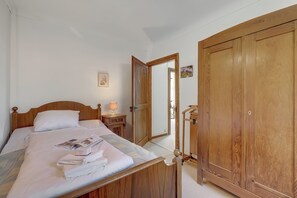 Family House, Multiple Bedrooms (Casa Naima) | 3 bedrooms, laptop workspace, iron/ironing board, free WiFi - Casa Naima (Alto Malcantone)