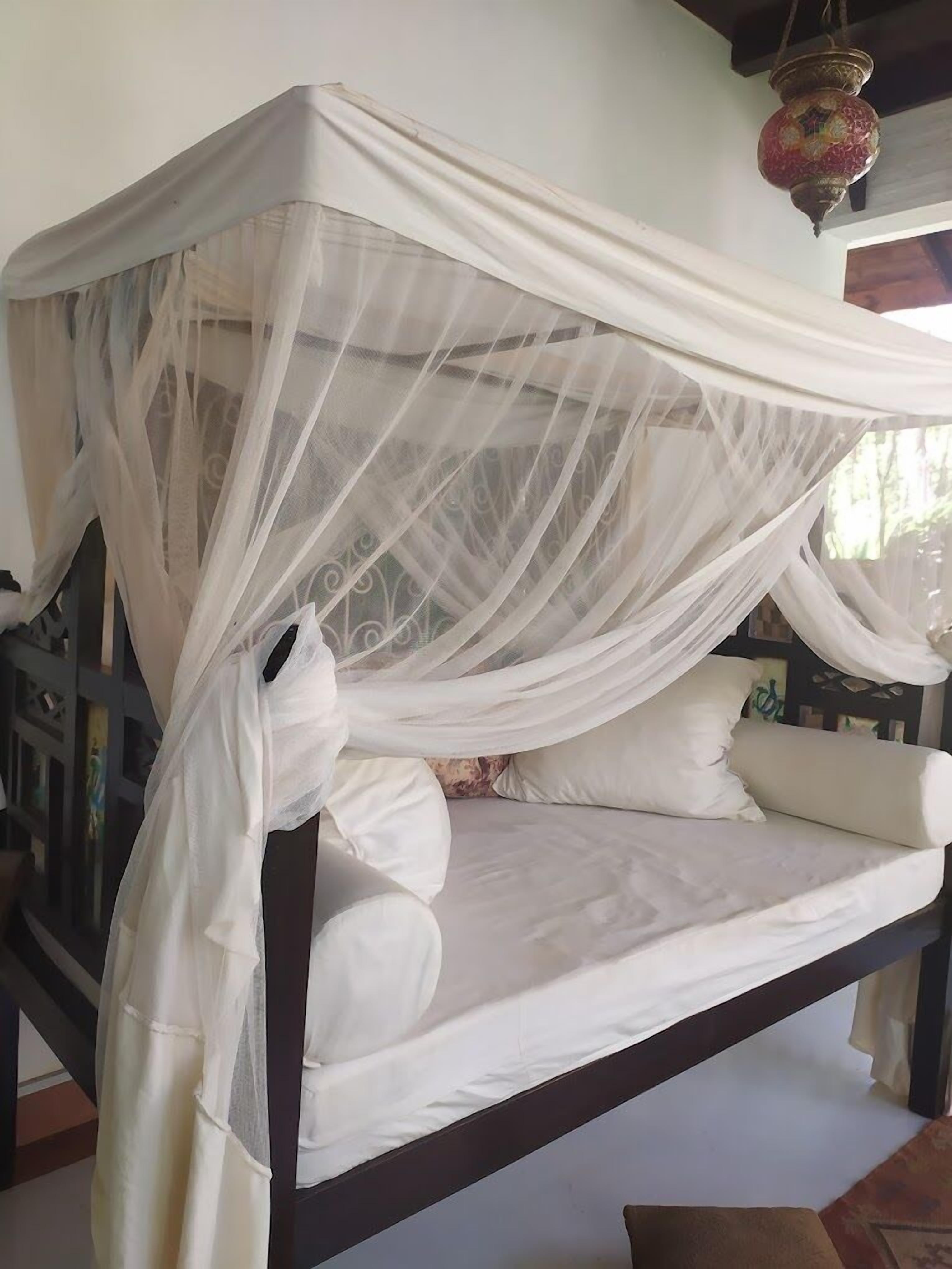 Quarto solteiro luxo | Wi-Fi de cortesia, roupa de cama
