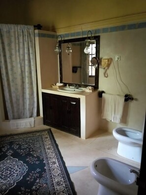 Deluxe-Einzelzimmer | Badezimmer