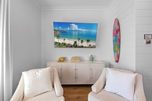 Smart TV - LOST DUNES-4/4 NEW LISTING -GULF VIEWS + ROOM FOR 12- STEPS FROM THE BEACH/POOL (Gulf Shores)