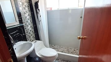 Toallas, jabón, papel de baño
