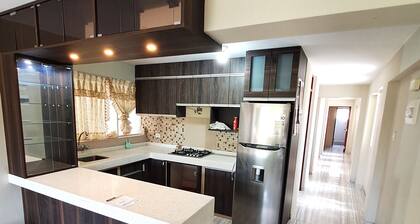 Family Apartment 3 bedrooms and bathrooms in front of the park in central area