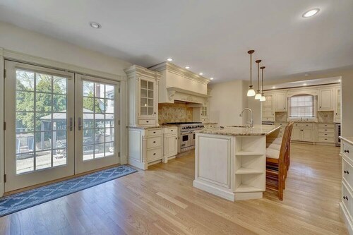 Elegant Home in Prime Floral Park