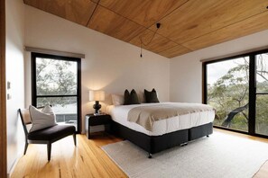 Unclassified image, 3 of 46, button