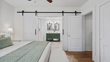 2 chambres, fer et planche Ă repasser, Wi-Fi, draps fournis