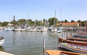 Marina - Nice home in Løgstrup with WiFi (Løgstrup)