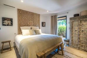 6 bedrooms, free WiFi - RAMATUELLE - IN THE HEART OF THE VINEYARDS - 6 BEDROOMS - SWIMMING POOL - PLAY AREA (RAMATUELLE)